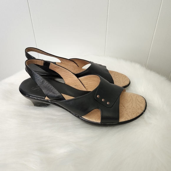 Sofft Black Leather 2" Kitten Heels Slingback Sandals - Picture 5 of 11